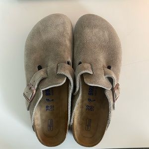 Birkenstock Boston Clog in Taupe